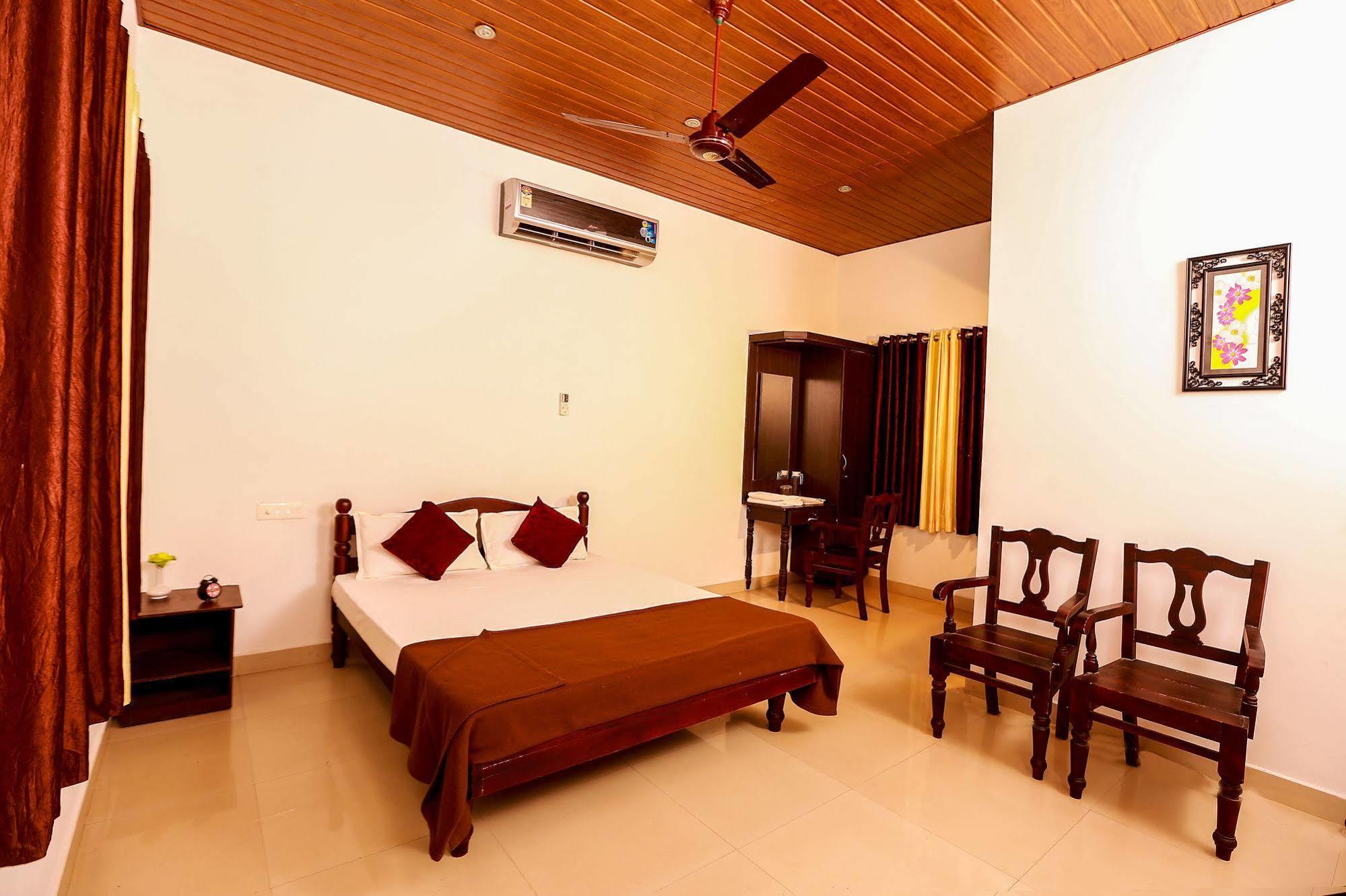 Baywatch Beach Resort Alappuzha Esterno foto