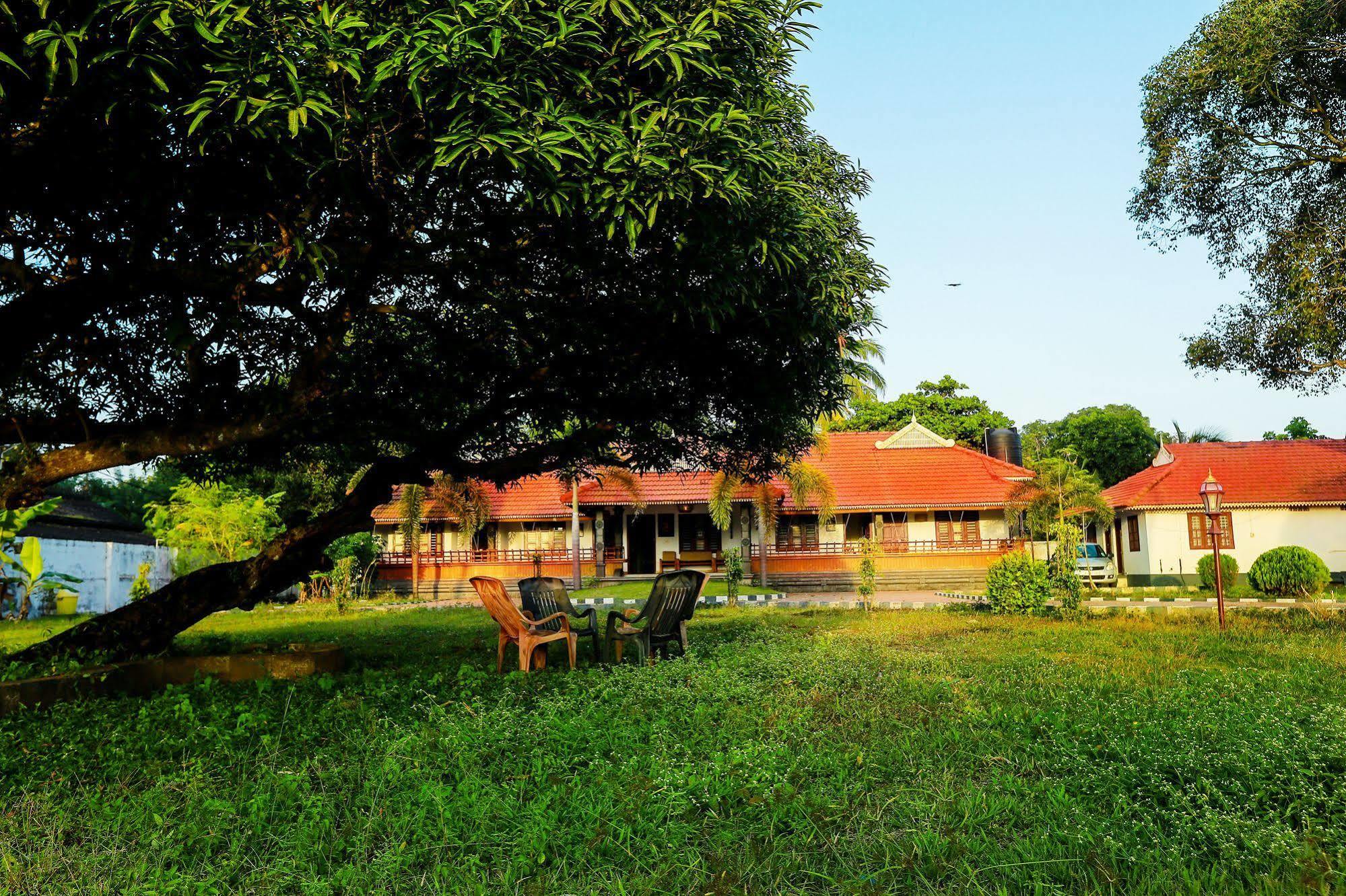 Baywatch Beach Resort Alappuzha Esterno foto
