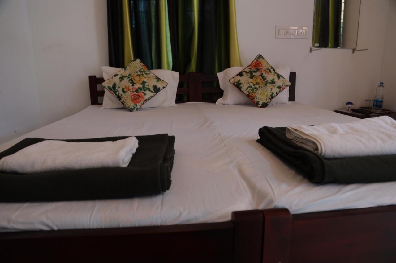 Baywatch Beach Resort Alappuzha Esterno foto